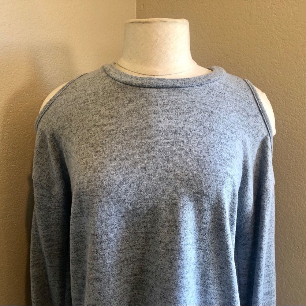 Silence And Noise Blue Cold Shoulder Top Xs - image 8